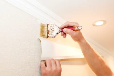 Pose de papier peint à Droiturier — revêtements muraux et toiles de verre